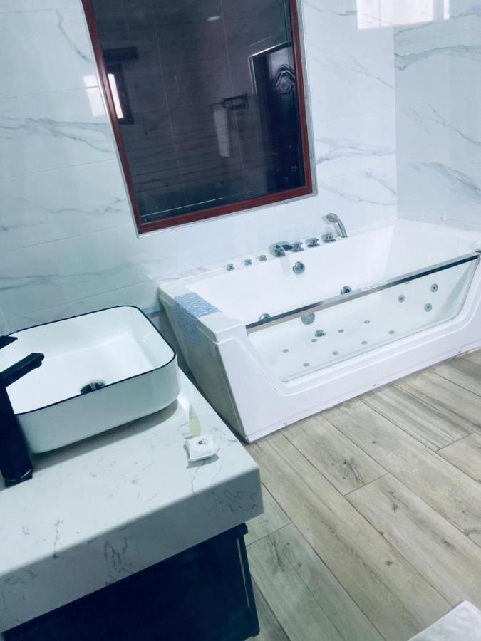 Dellagio Hotel Wa Luaran gambar